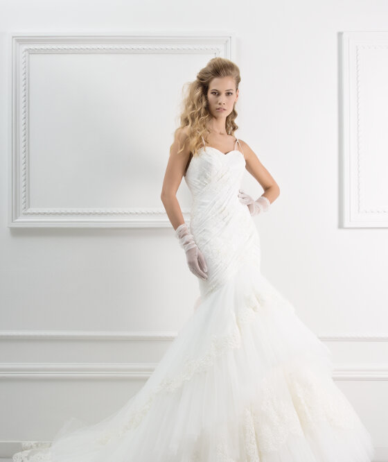 L 304  Abito da sposa semisirena in pizzo